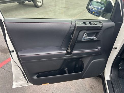 Used 2023 Toyota 4Runner TRD Off-Road Premium w/ Moonroof Package AWD/4WD image 10