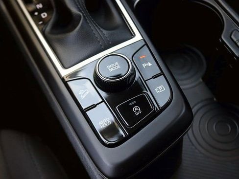 Used 2024 Kia Sportage LX image 20