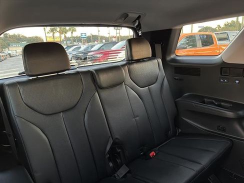 Used 2022 Hyundai Palisade SEL w/ 8P Bench Seat Package image 12