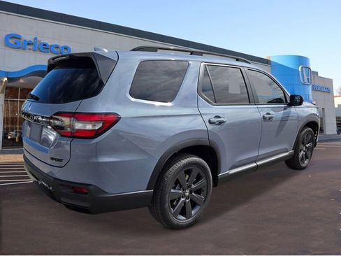 New 2026 Honda Pilot Sport image 4