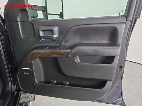 Used 2019 GMC Sierra 3500 Denali w/ Duramax Plus Package image 31