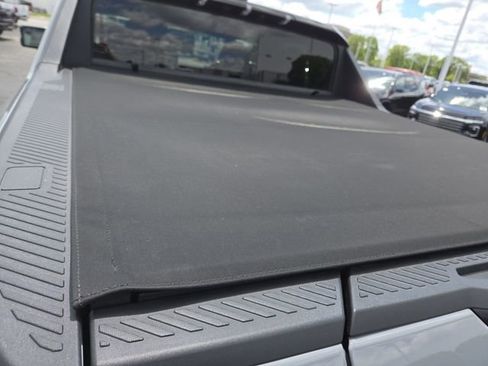Used 2024 GMC Hummer EV 2X w/ LPO, Sport Package AWD/4WD image 18