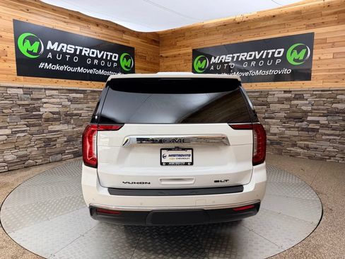 Used 2023 GMC Yukon SLT w/ SLT Premium Package AWD/4WD image 6