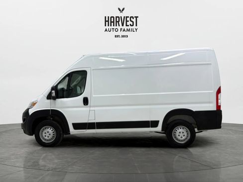 Used 2025 RAM ProMaster 2500 w/ Convenience Group FWD image 2