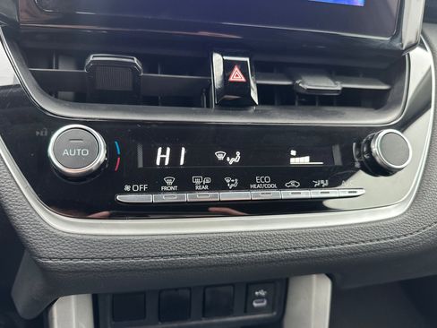 Used 2024 Toyota Corolla Cross LE image 28