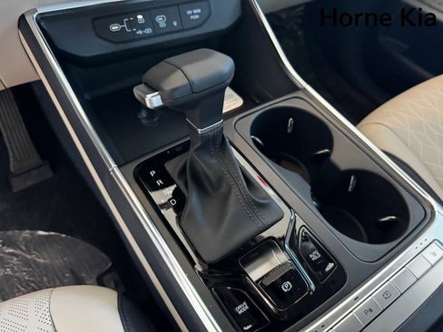 New 2026 Kia Carnival EX image 17