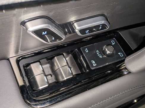 New 2026 Land Rover Range Rover Sport SE AWD/4WD image 12