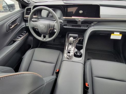 Used 2024 Toyota Crown AWD/4WD image 31
