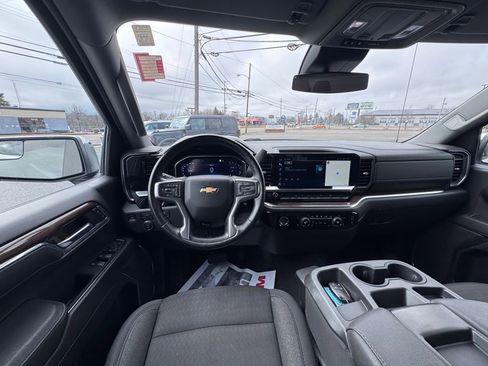 Used 2023 Chevrolet Silverado 1500 LT image 25