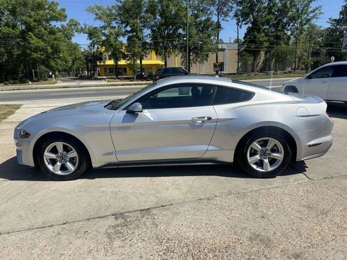 Used 2019 Ford Mustang Coupe RWD image 8
