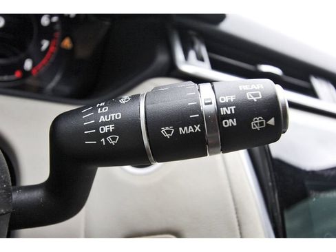 Used 2018 Land Rover Range Rover Velar R-Dynamic HSE image 18