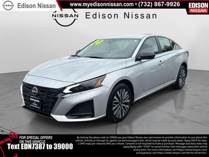 Used 2024 Nissan Altima 2.5 SV