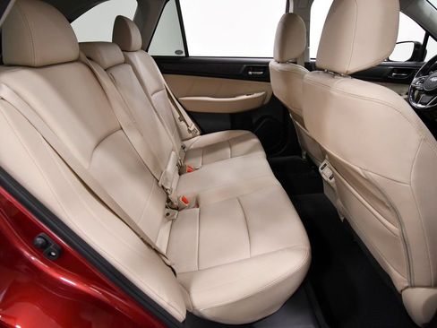 Used 2019 Subaru Outback 2.5i Limited AWD/4WD image 18