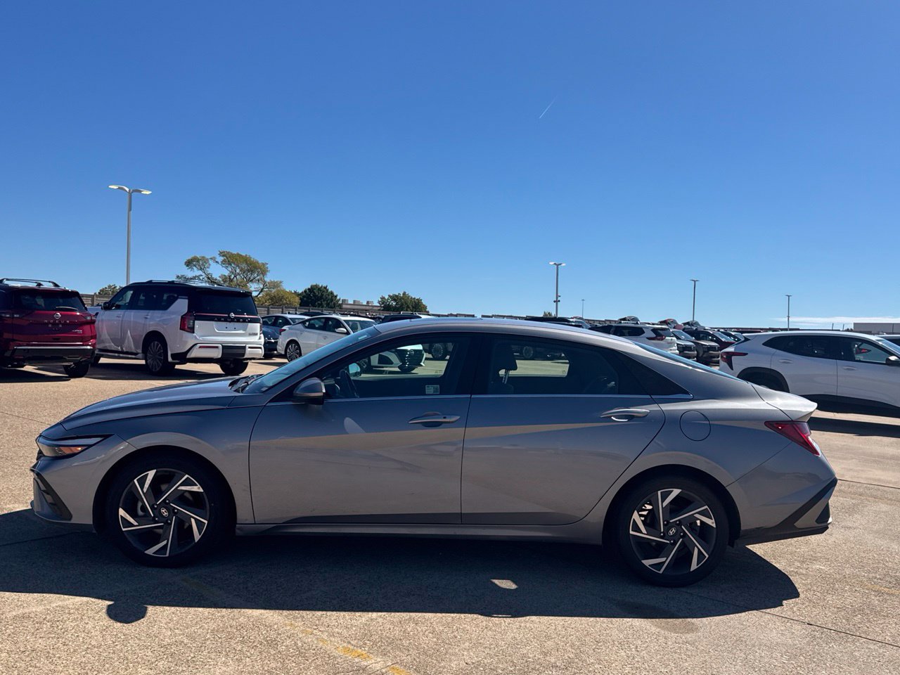 Used 2025 Hyundai Elantra SEL FWD image 15
