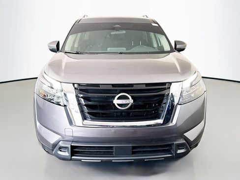 Used 2024 Nissan Pathfinder SV FWD image 2