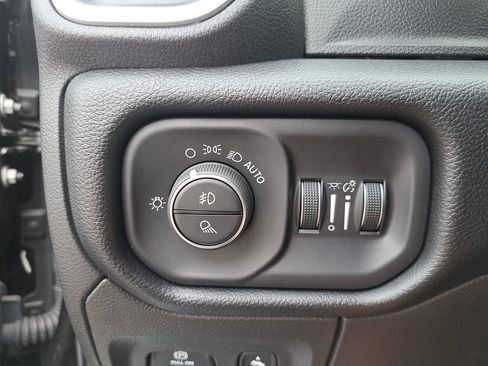 Used 2019 RAM 1500 Big Horn AWD/4WD image 24