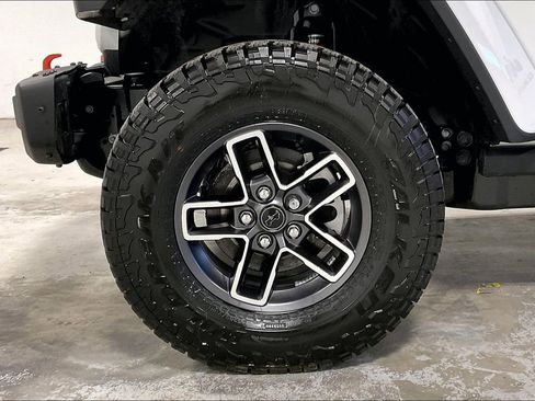 New 2026 Jeep Gladiator Mojave image 38