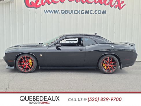Used 2016 Dodge Challenger R/T Scat Pack w/ Leather Interior Group RWD image 4