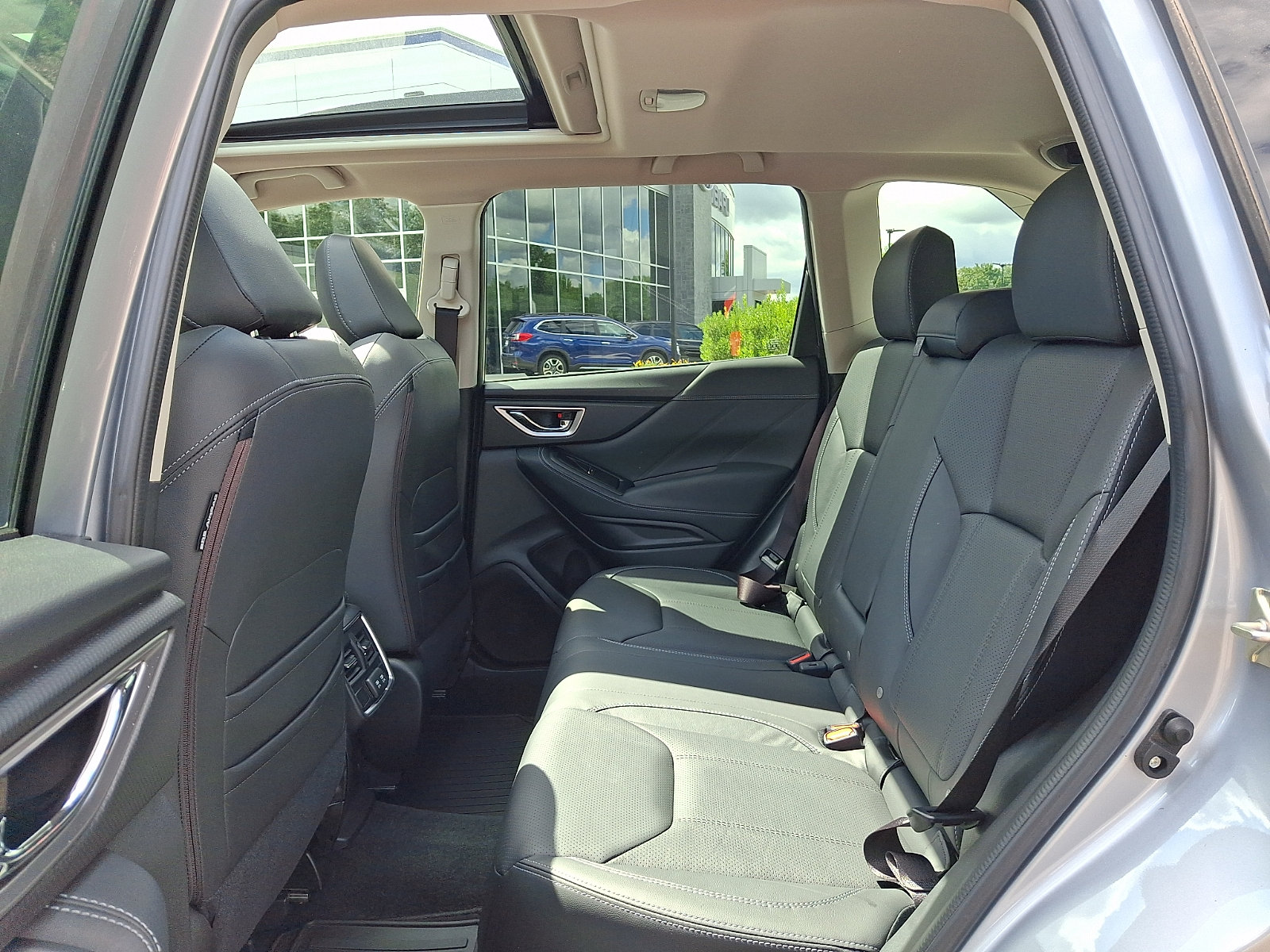 Used 2020 Subaru Forester Limited AWD/4WD image 11