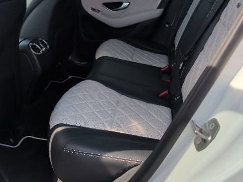 Used 2018 Mercedes-Benz GLC 300 4MATIC image 6