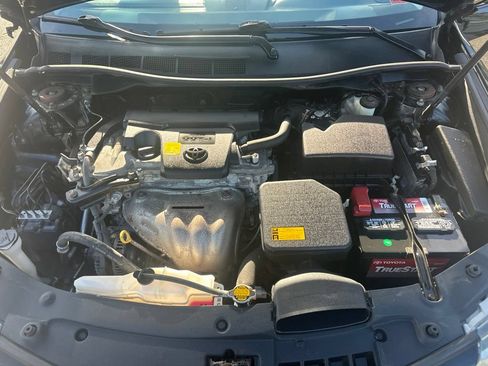 Used 2014 Toyota Camry SE w/ Moonroof Package FWD image 28