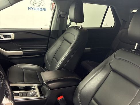Used 2023 Ford Explorer XLT w/ Equipment Group 202A image 11