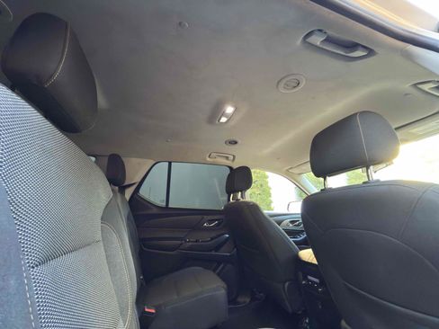 Used 2018 Chevrolet Traverse LT w/ LPO, Black Accent Package FWD image 61