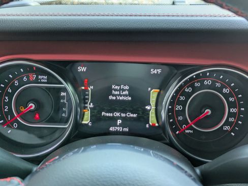Used 2022 Jeep Gladiator Rubicon w/ Cold Weather Group AWD/4WD image 20