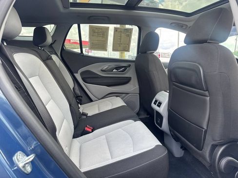 Used 2024 GMC Terrain SLE w/ Driver Convenience Package FWD image 12