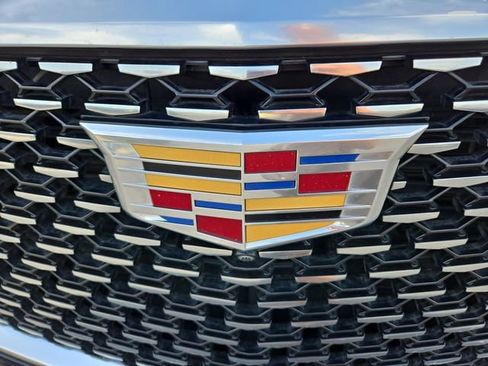 Used 2021 Cadillac Escalade ESV Premium Luxury w/ Driver Assist Tech Package AWD/4WD image 44
