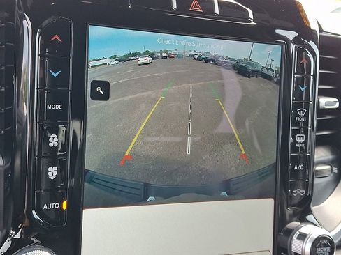 Used 2022 RAM 1500 Laramie AWD/4WD image 25