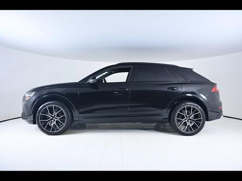 Used 2022 Audi SQ8 Prestige image 2