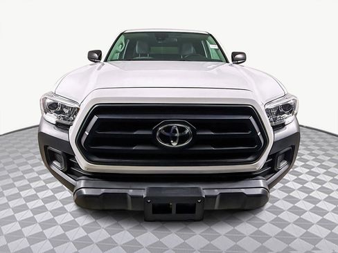 Used 2022 Toyota Tacoma SR image 2