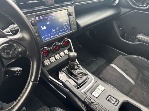 Used 2024 Toyota GR86 Premium image 18