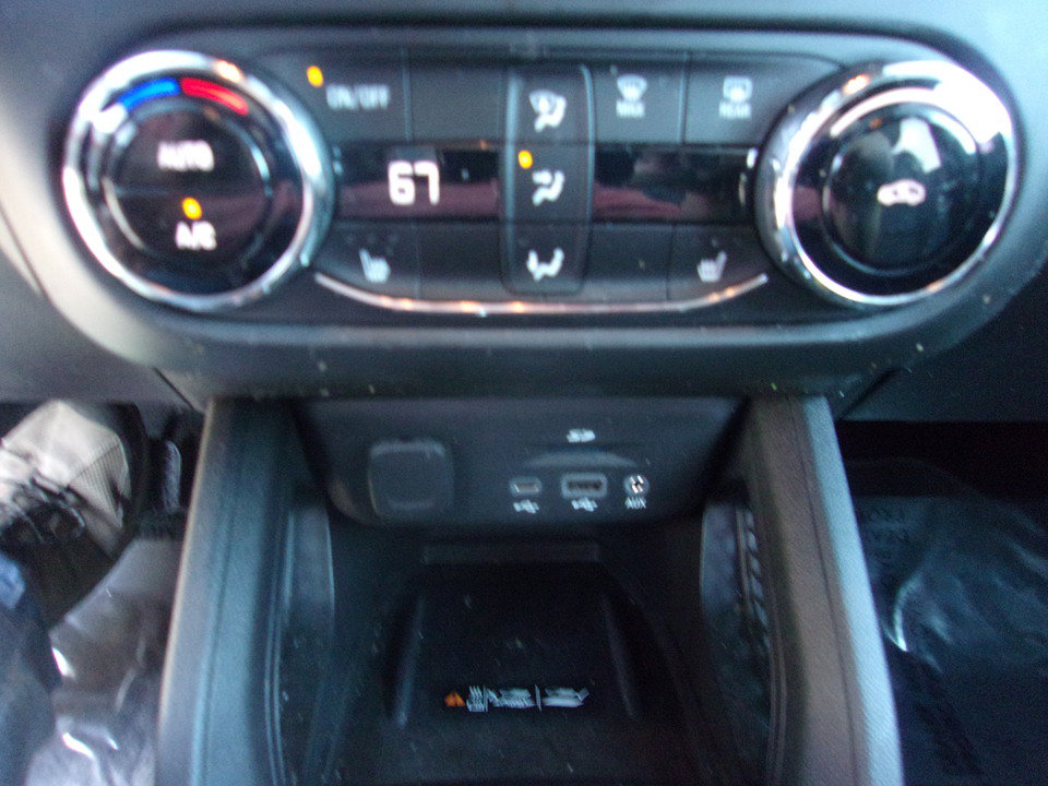 Used 2022 Chevrolet TrailBlazer ACTIV w/ Technology Package AWD/4WD image 15