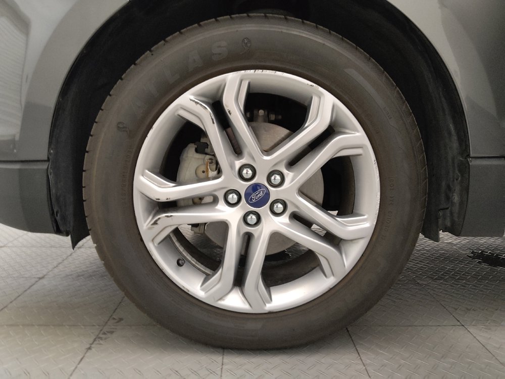 Used 2017 Ford Edge Titanium FWD image 31