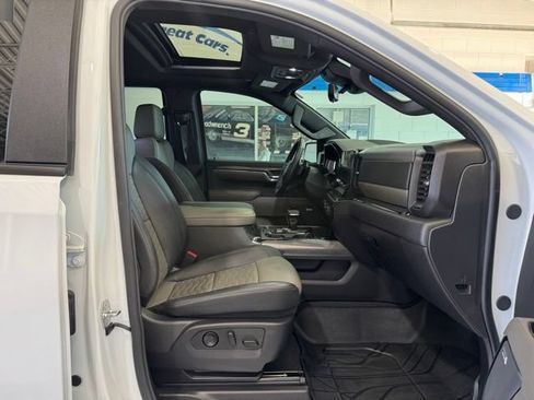 Used 2024 Chevrolet Silverado 1500 ZR2 w/ Technology Package AWD/4WD image 14