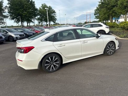 Used 2023 Honda Civic EX image 11