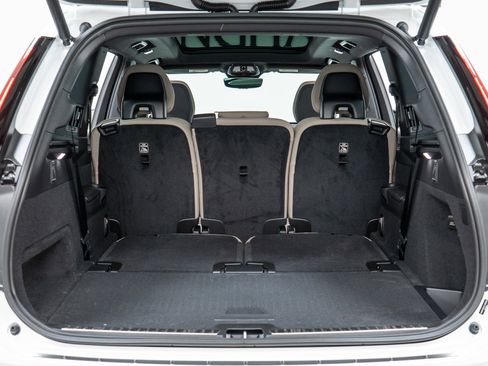 New 2026 Volvo XC90 B5 Plus w/ Protection Package image 10