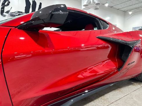 Used 2025 Chevrolet Corvette Z06 RWD image 31