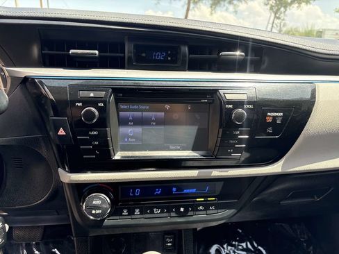Used 2015 Toyota Corolla LE FWD image 23
