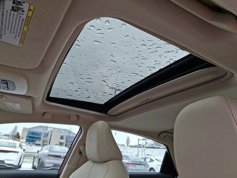 Used 2021 Toyota Avalon XLE image 15