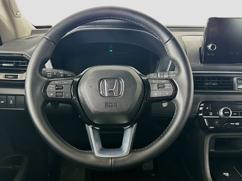 Used 2024 Honda Pilot Touring image 18