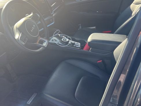 Used 2024 Kia Sportage EX image 9