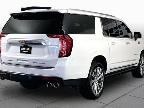 Used 2021 GMC Yukon XL Denali w/ Denali Premium Package AWD/4WD image 13