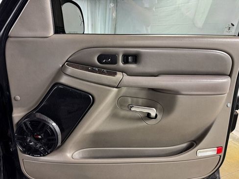 Used 2006 GMC Yukon XL Denali AWD/4WD image 17