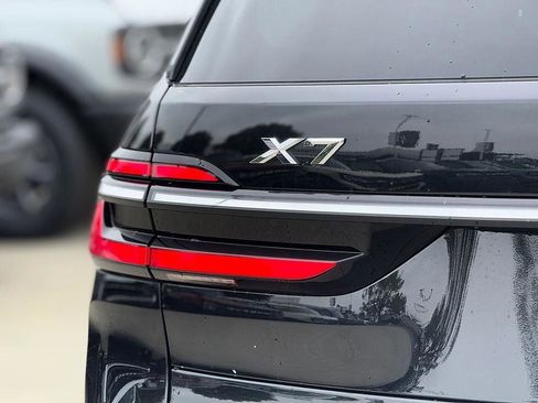 Used 2025 BMW X7 xDrive40i AWD/4WD image 17