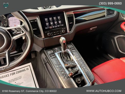 Used 2018 Porsche Macan Turbo w/ Premium Package Plus AWD/4WD image 26