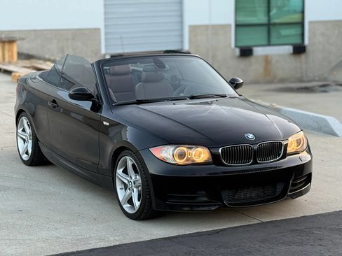 Used 2009 BMW 135i Convertible RWD image 2