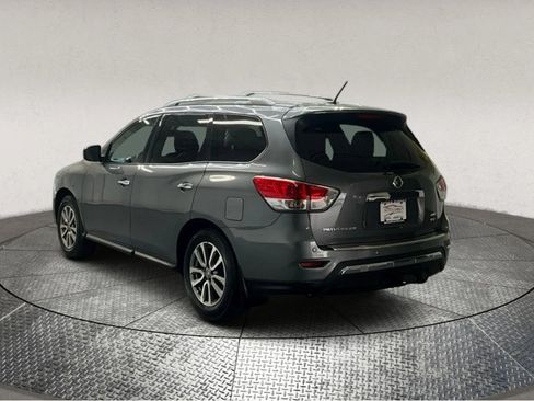 Used 2015 Nissan Pathfinder SV w/ Trailer Tow Package image 5